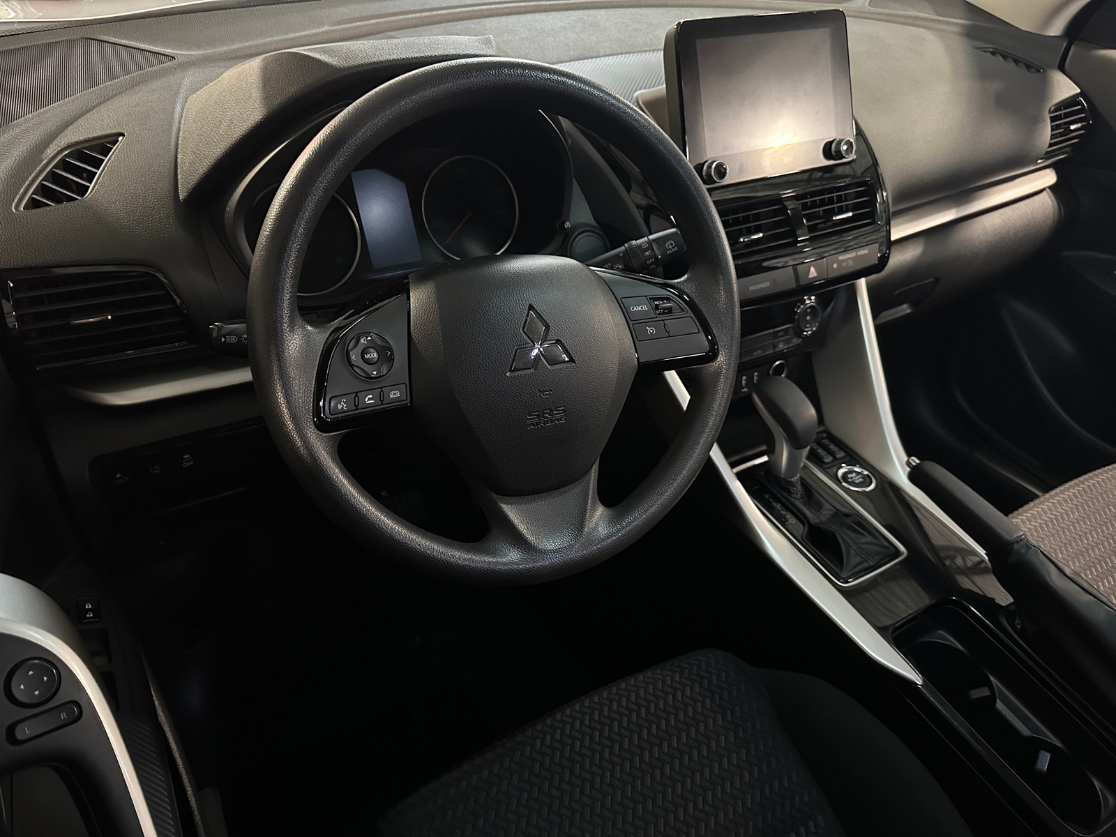 Thumbnail: 2023 Mitsubishi Eclipse Cross - 3