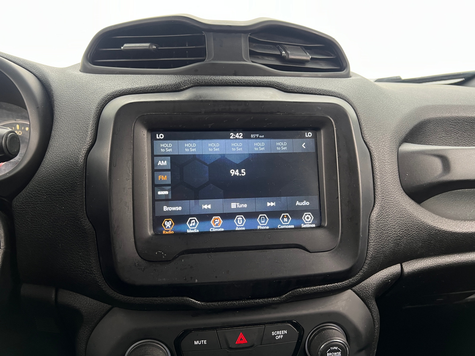 Thumbnail: 2018 Jeep Renegade - 4