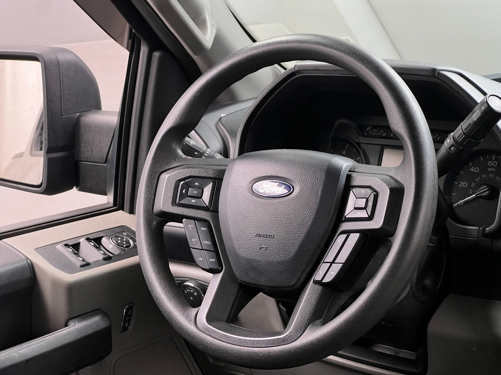 Thumbnail: 2018 Ford Econoline - 5
