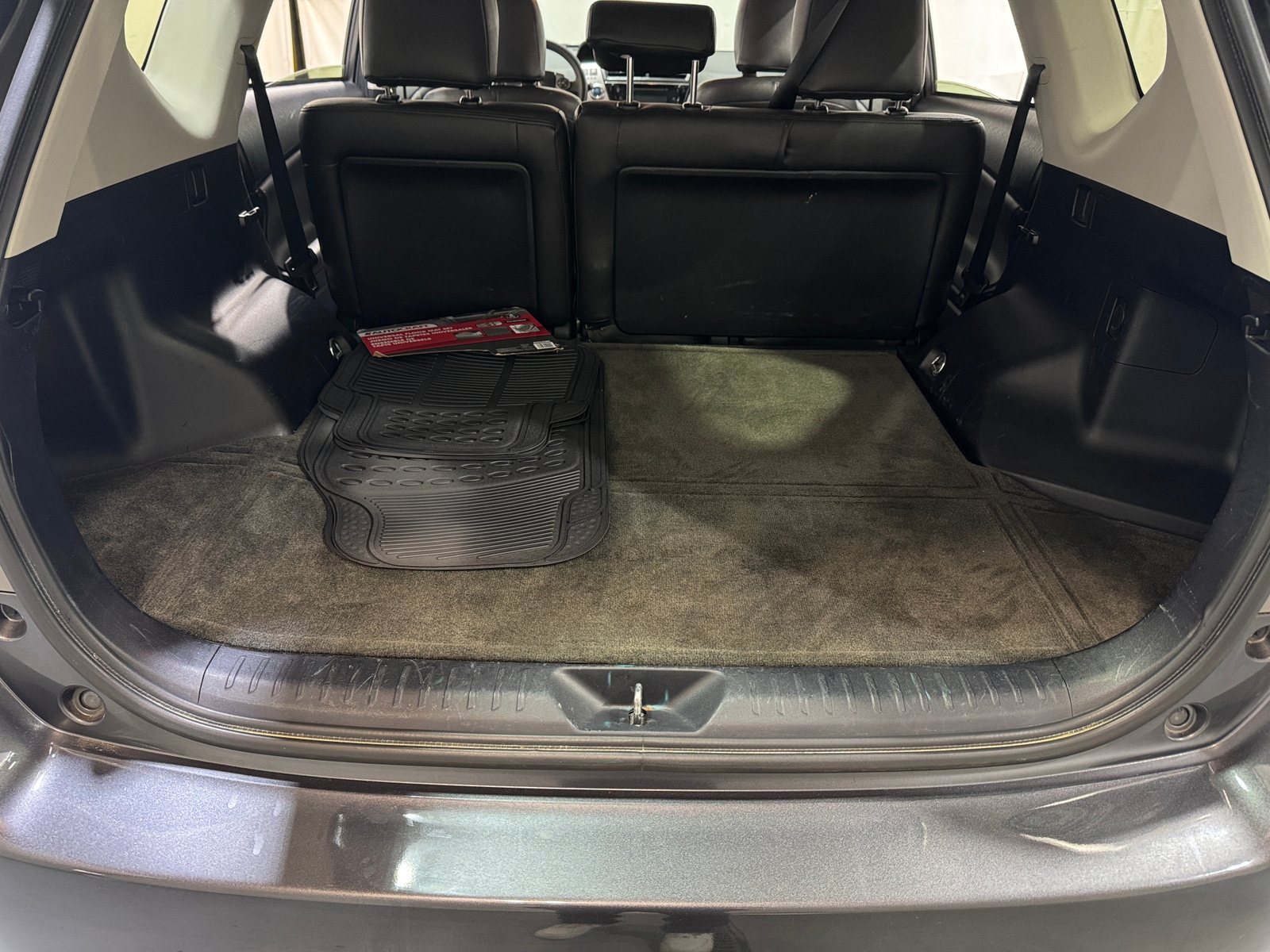 Thumbnail: 2015 Toyota Prius v - 7