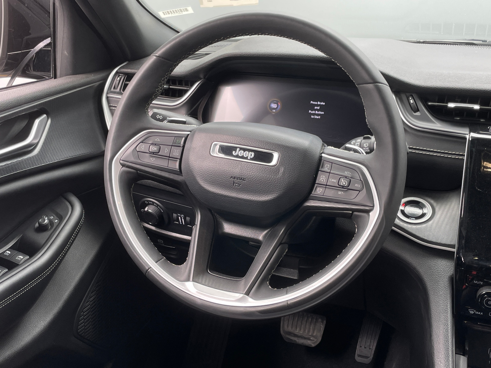 Thumbnail: 2024 Jeep Grand Cherokee L - 4
