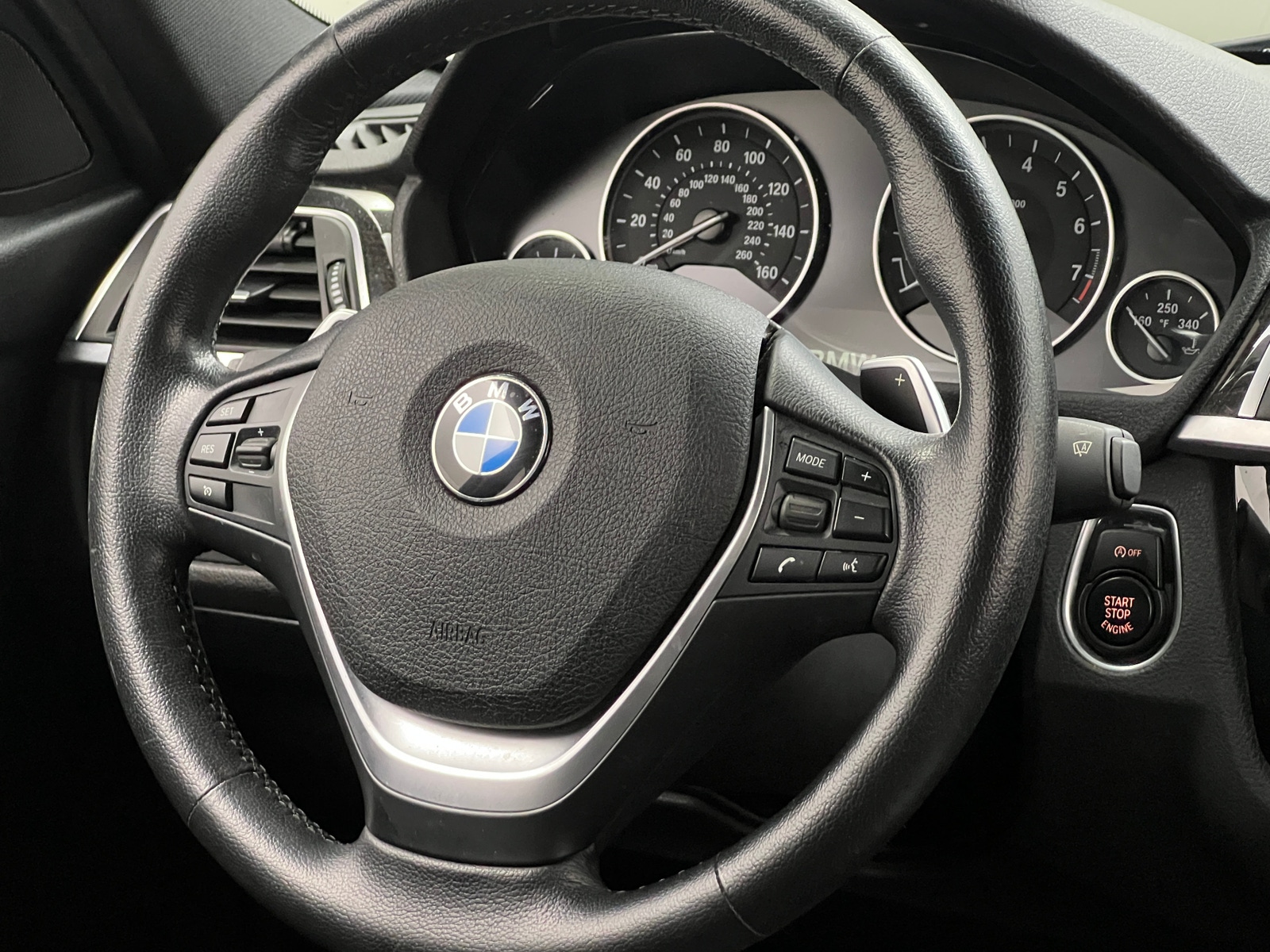 Thumbnail: 2016 BMW 3 Series - 4