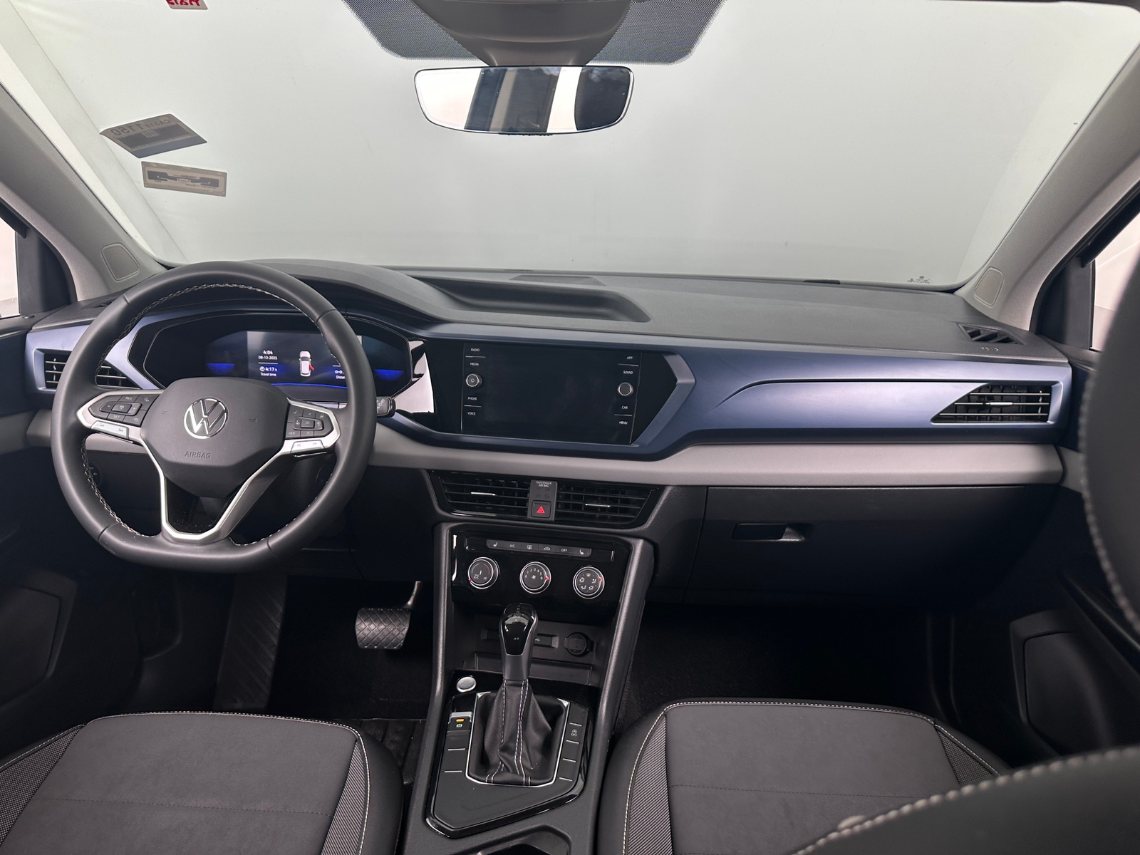 Thumbnail: 2023 Volkswagen Taos - 3