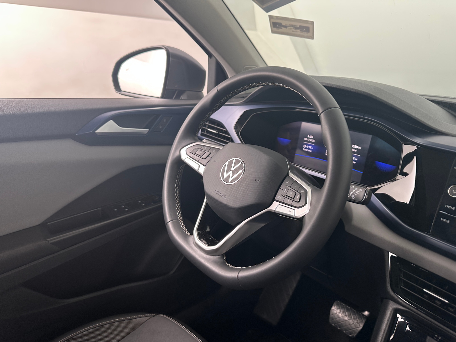 Thumbnail: 2023 Volkswagen Taos - 5