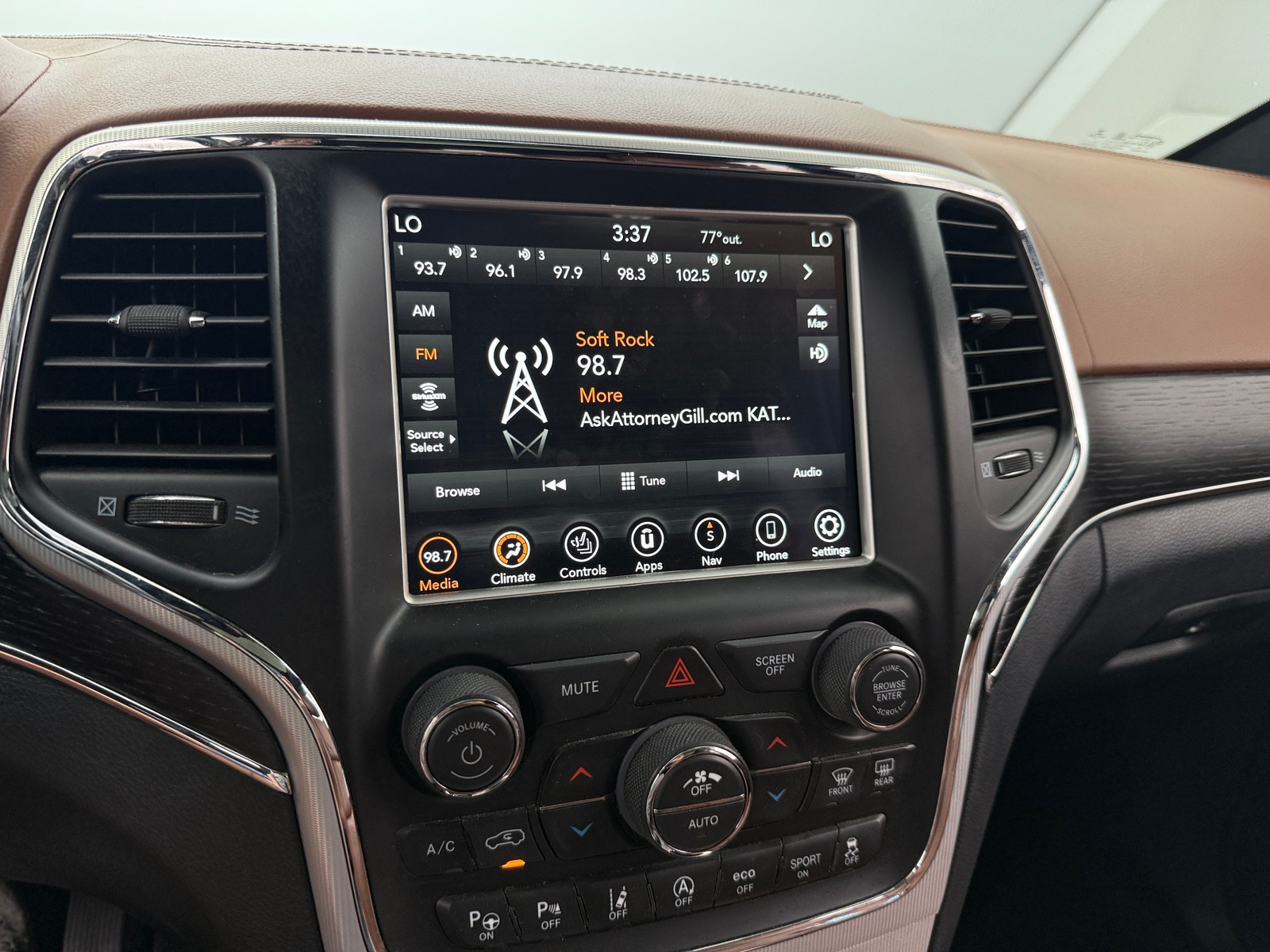 Thumbnail: 2018 Jeep Grand Cherokee - 3