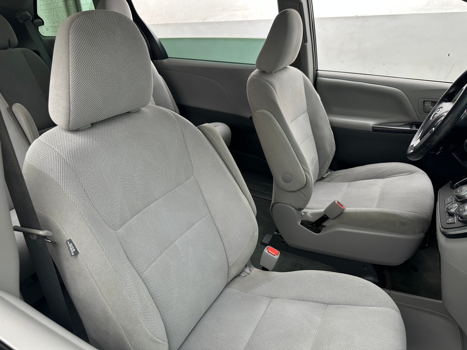 Thumbnail: 2017 Toyota Sienna - 2