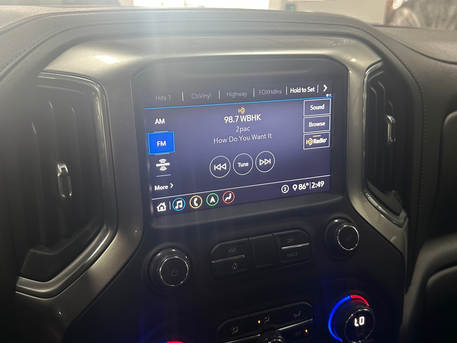 Thumbnail: 2020 Chevrolet Silverado 1500 - 3