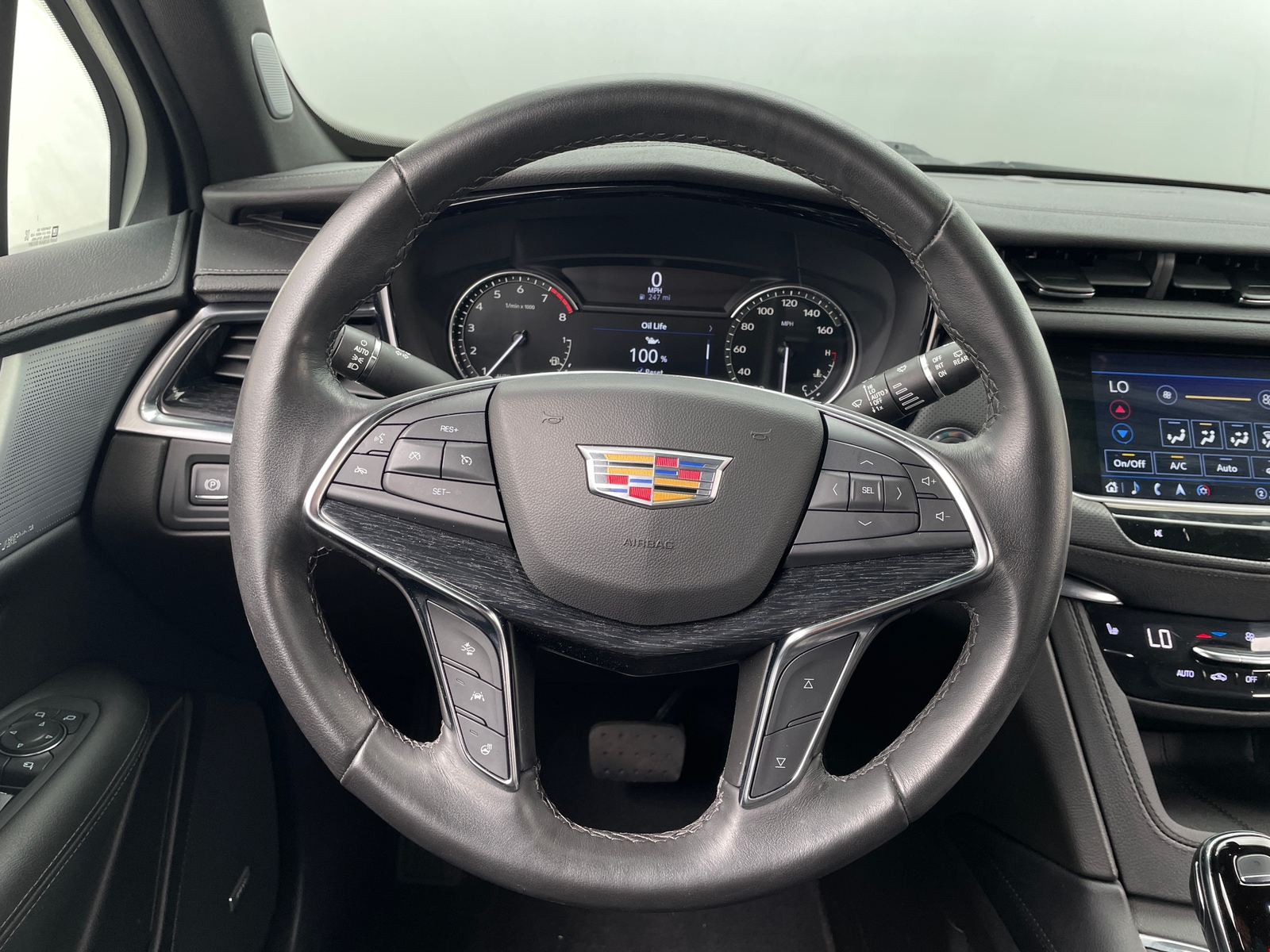 Thumbnail: 2023 Cadillac XT5 - 4