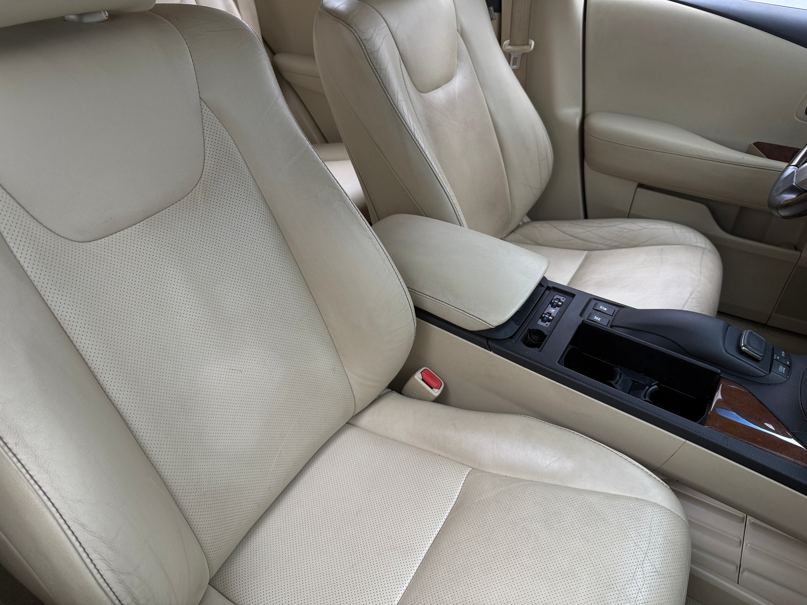 Thumbnail: 2015 Lexus RX - 2