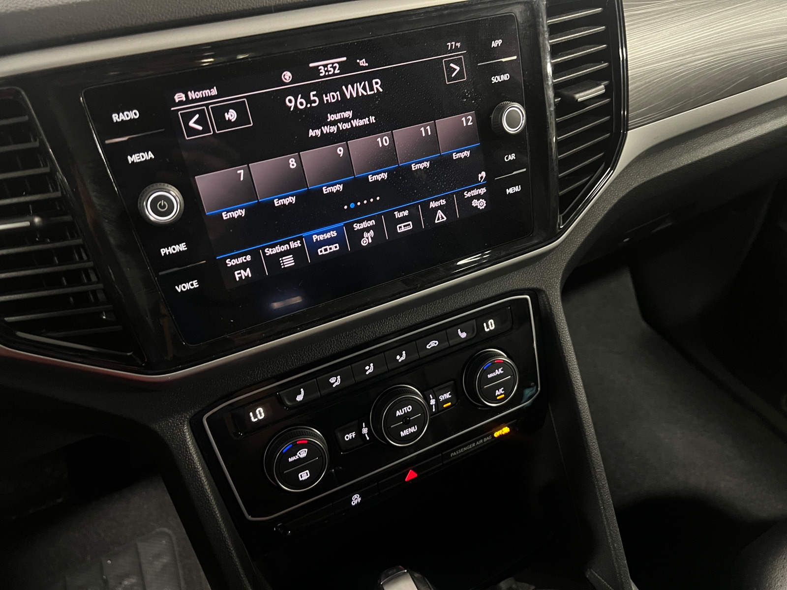Thumbnail: 2022 Volkswagen Atlas - 3