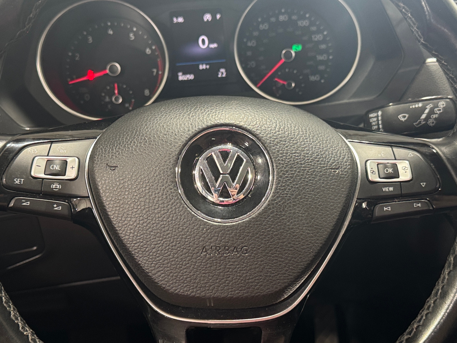 Thumbnail: 2019 Volkswagen Tiguan - 4