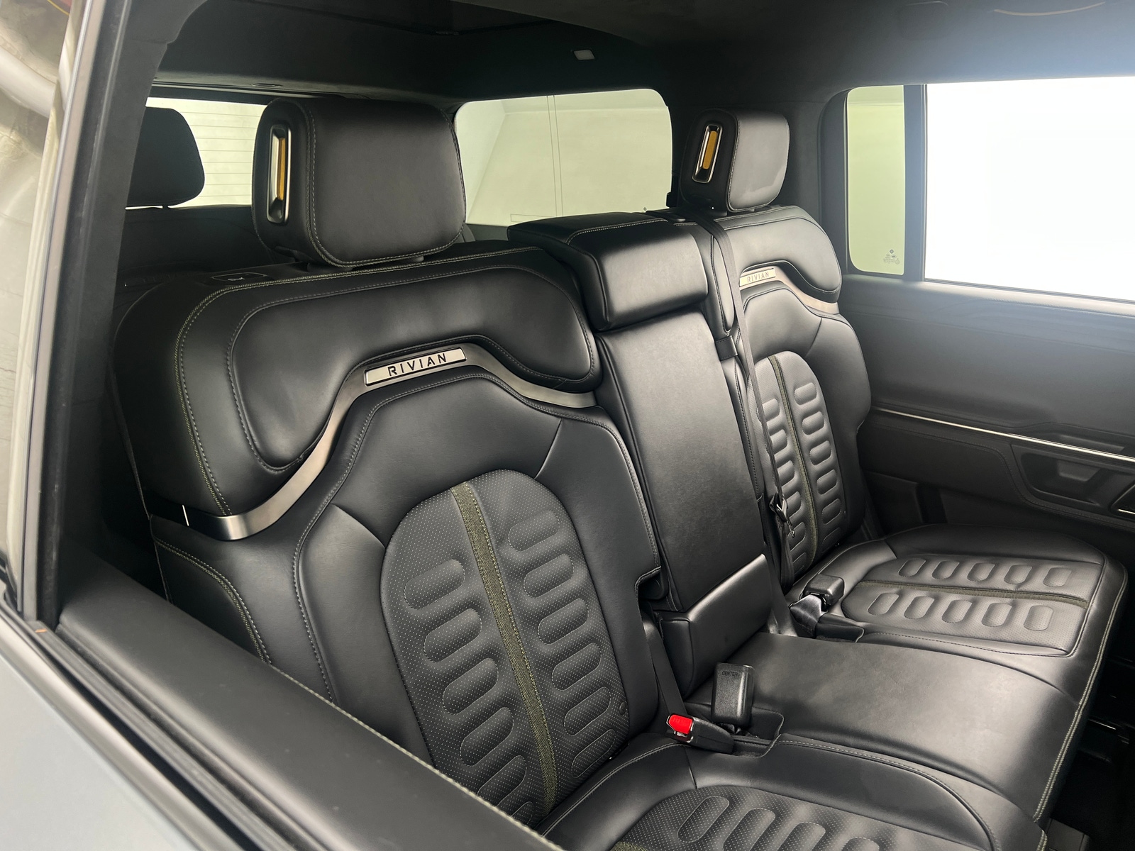Thumbnail: 2023 Rivian R1S - 5