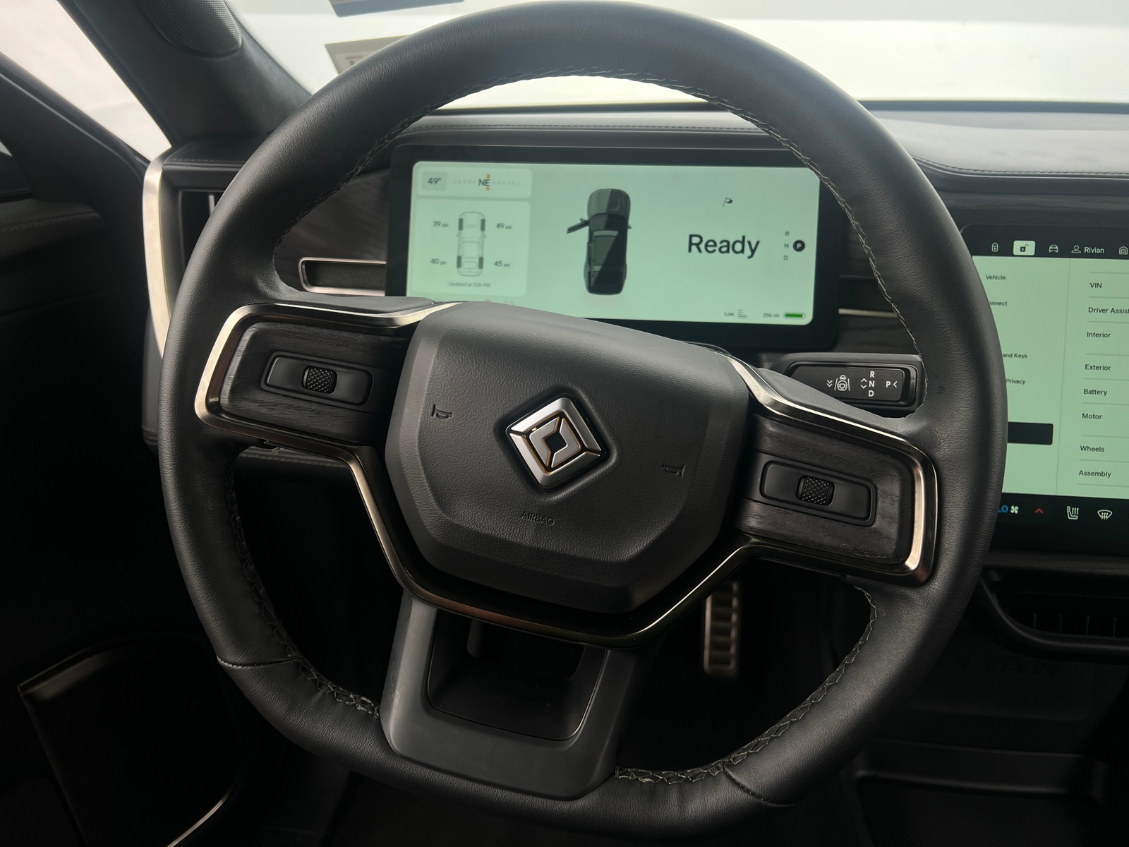 Thumbnail: 2023 Rivian R1S - 4