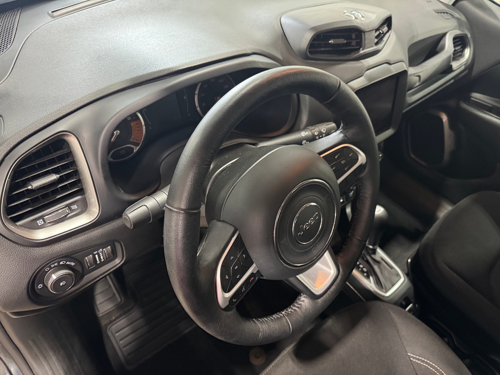 Thumbnail: 2023 Jeep Renegade - 3
