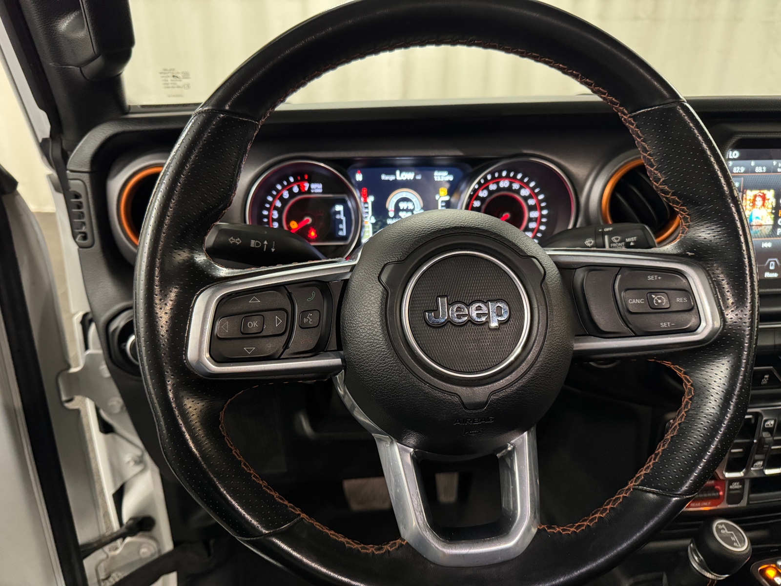 Thumbnail: 2021 Jeep Gladiator - 5
