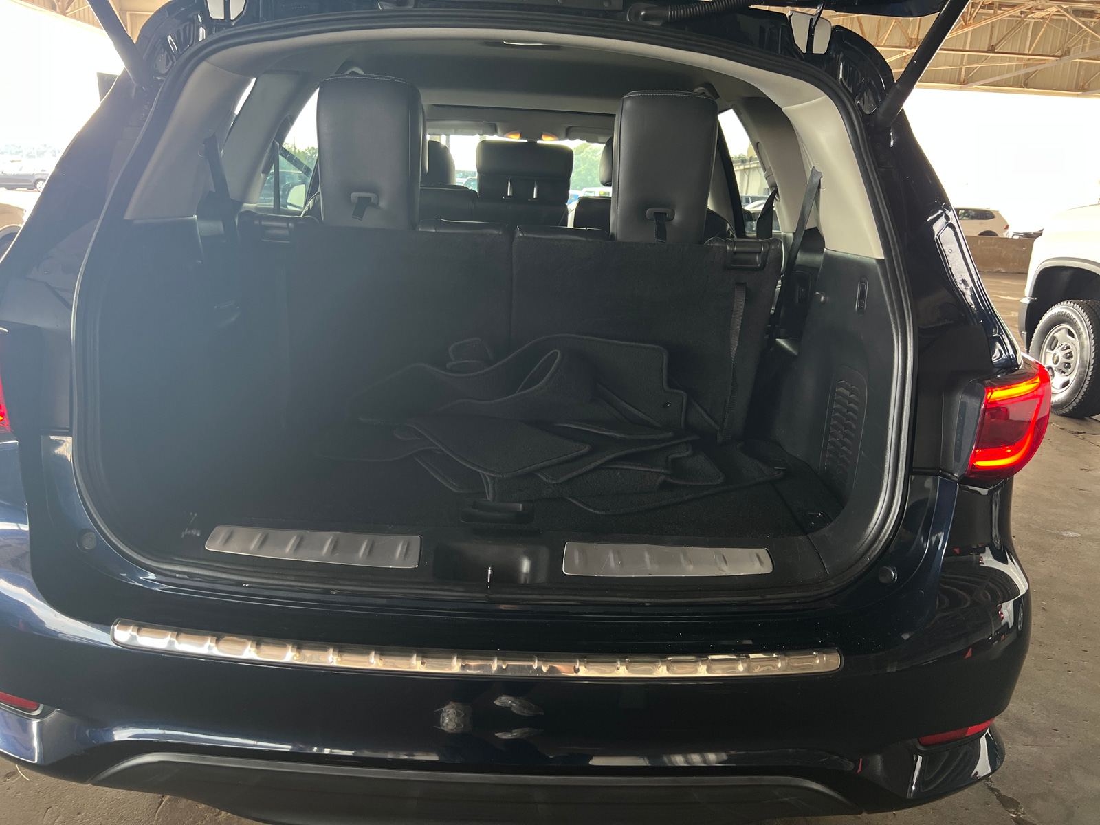 Thumbnail: 2019 INFINITI QX60 - 6