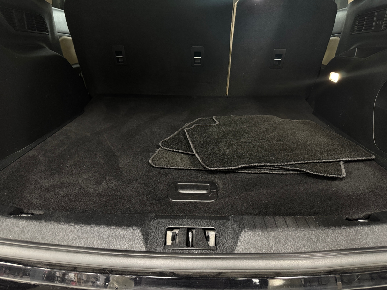 Thumbnail: 2019 Ford Edge - 7