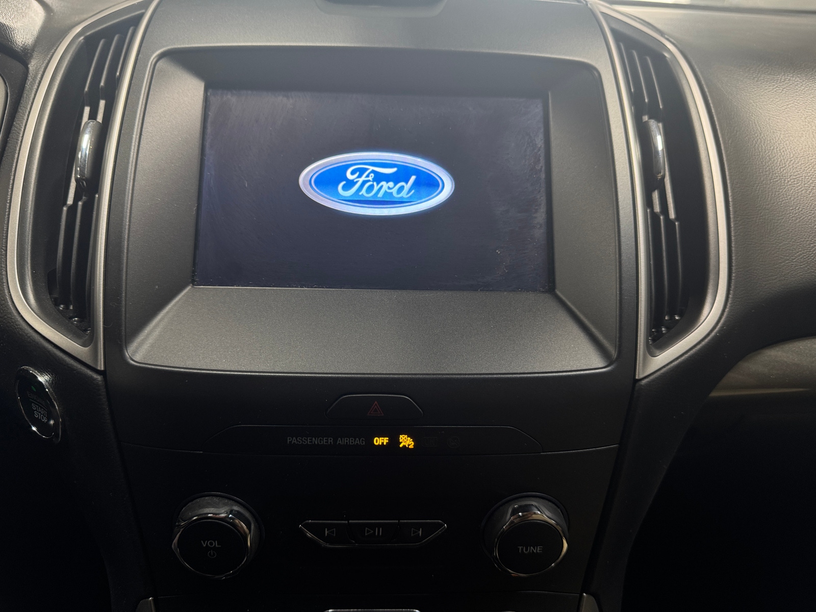 Thumbnail: 2019 Ford Edge - 4