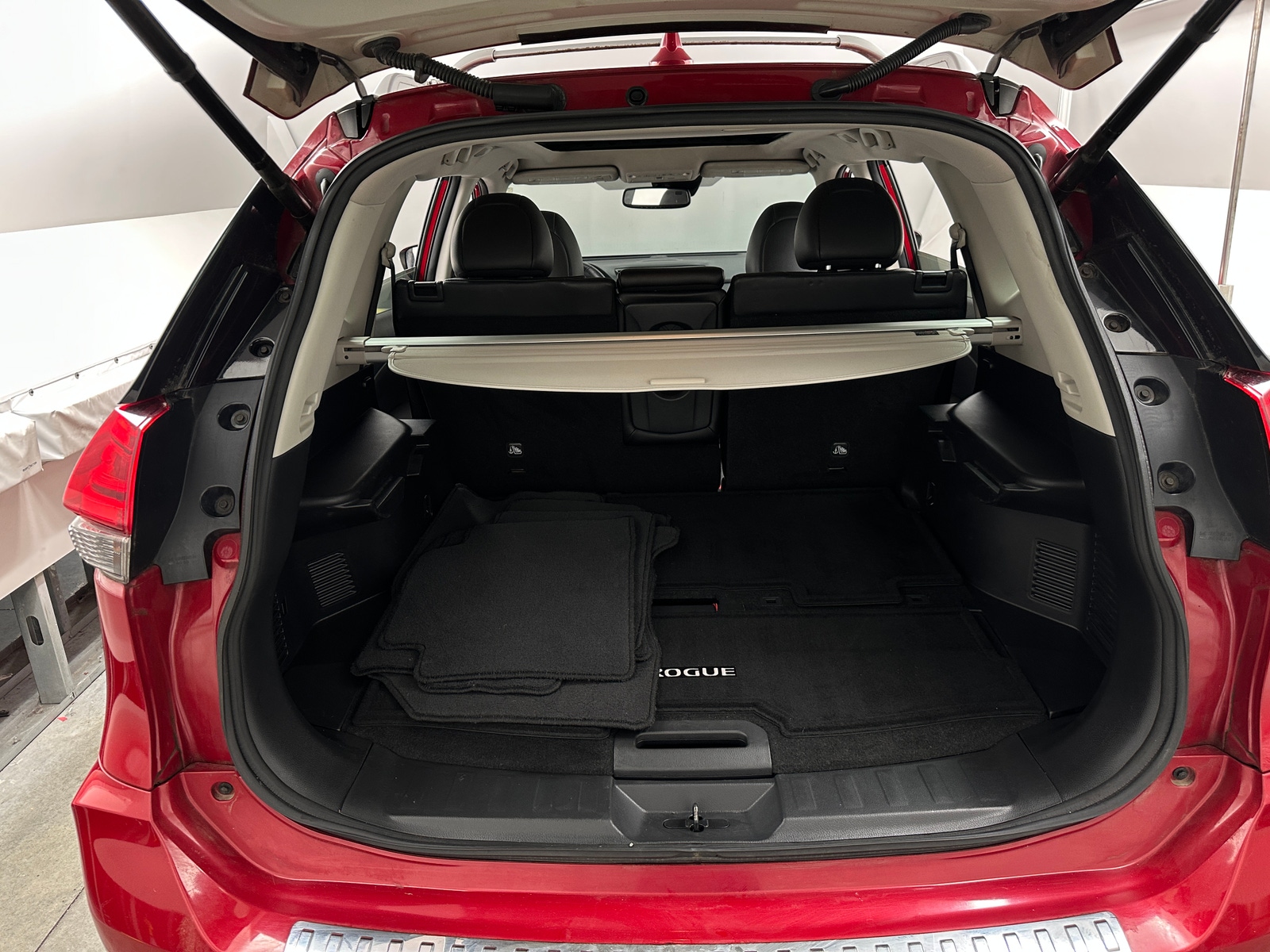 Thumbnail: 2017 Nissan Rogue - 7
