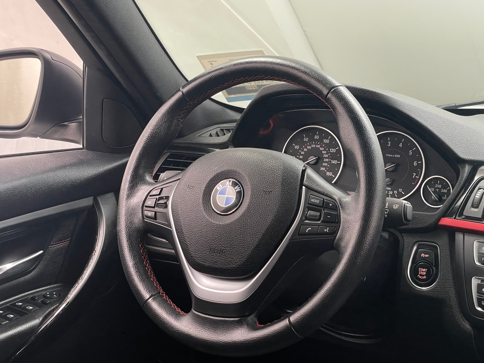 Thumbnail: 2015 BMW 3 Series - 4
