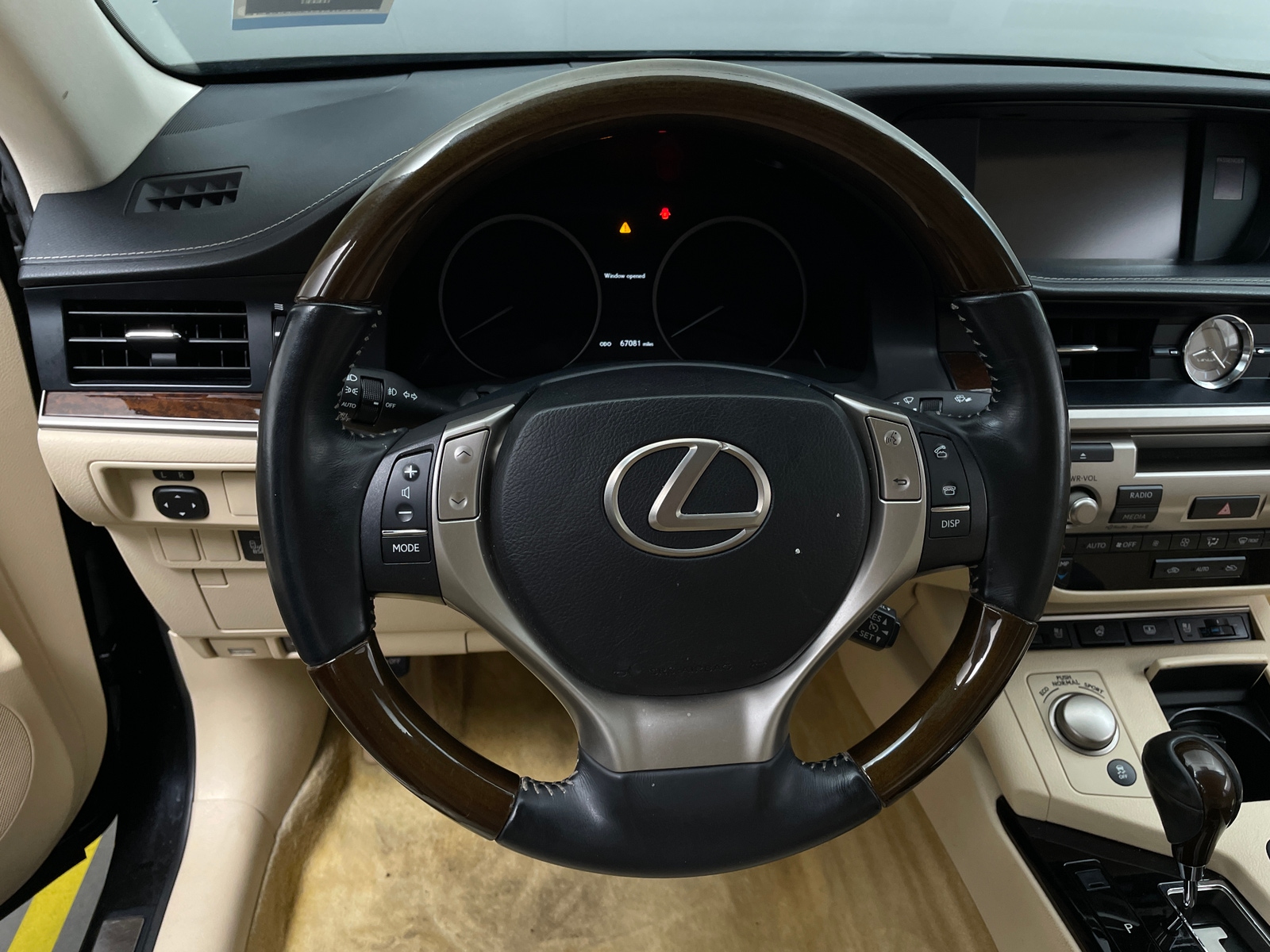 Thumbnail: 2013 Lexus ES - 4