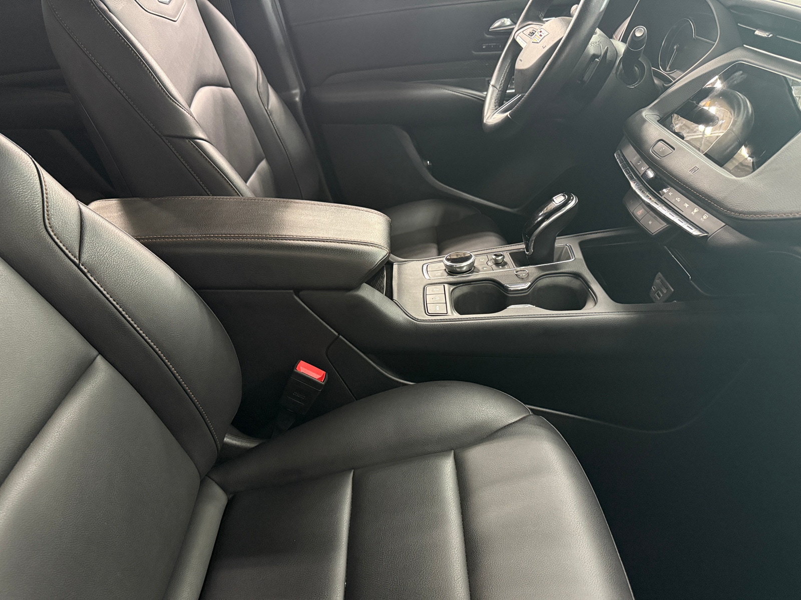 Thumbnail: 2020 Cadillac XT4 - 2