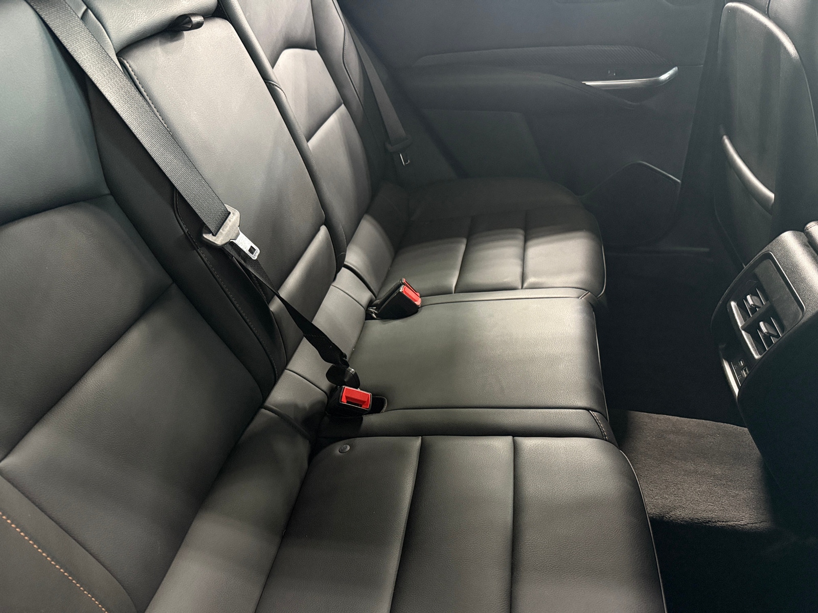 Thumbnail: 2020 Cadillac XT4 - 6