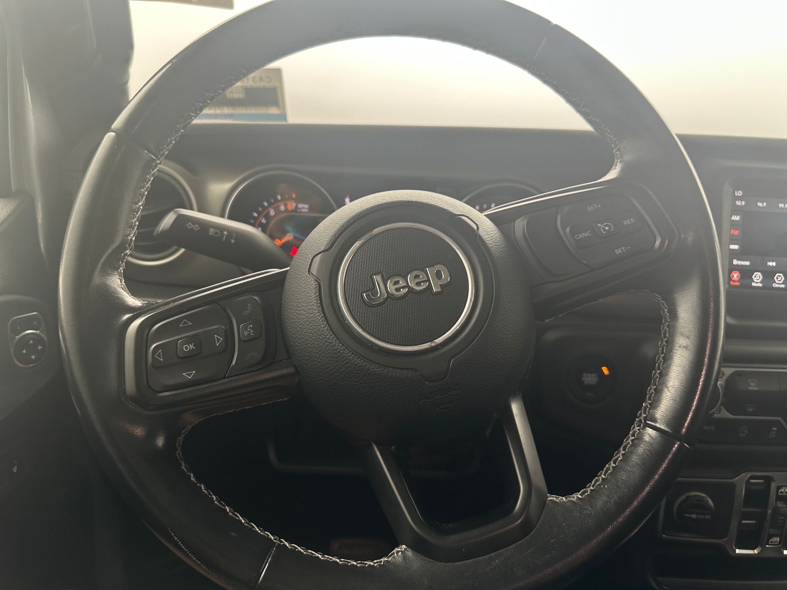 Thumbnail: 2021 Jeep Gladiator - 4