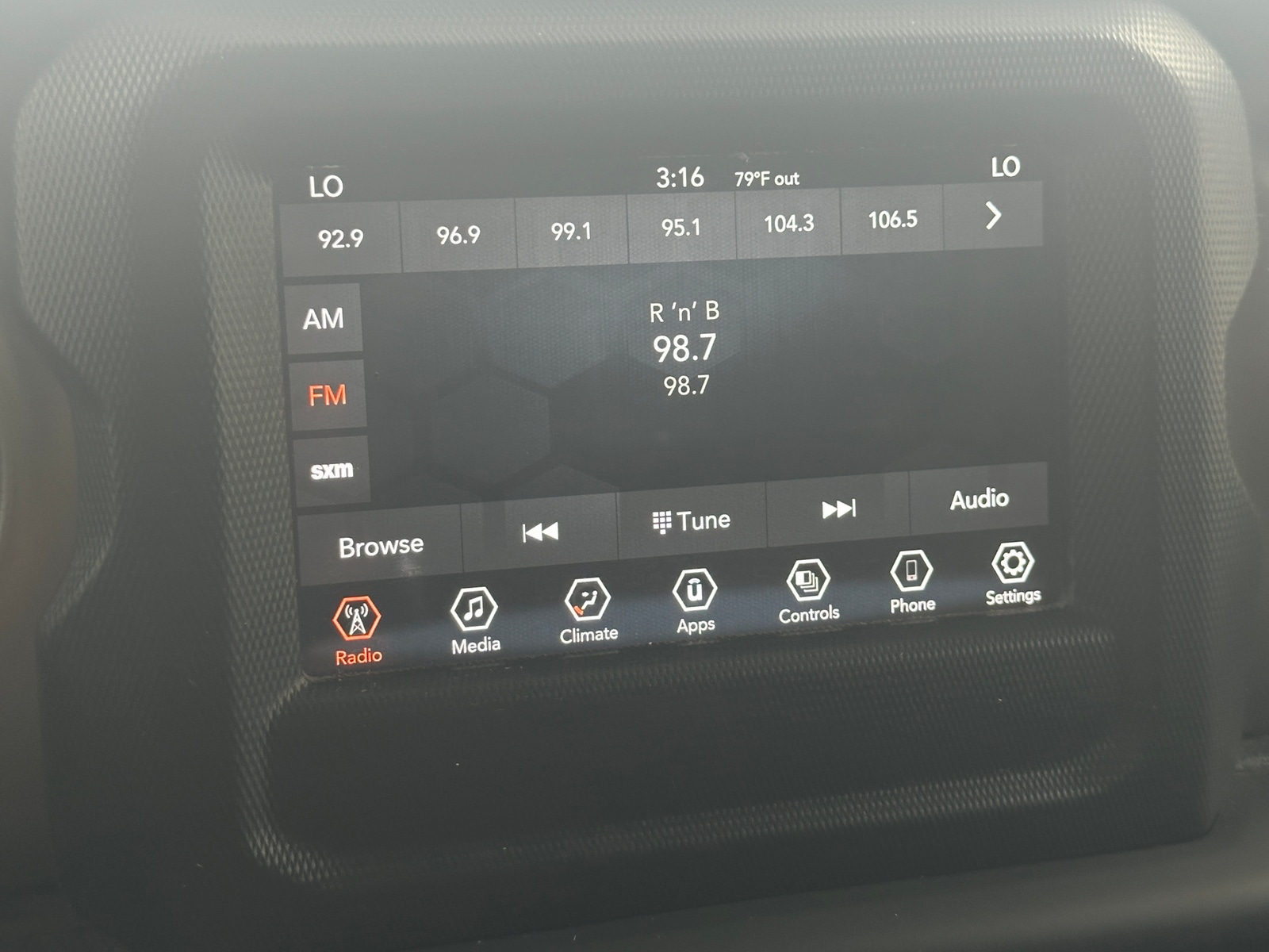 Thumbnail: 2021 Jeep Gladiator - 3