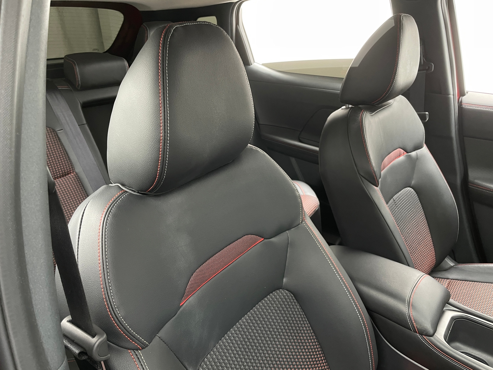 Thumbnail: 2025 Nissan Kicks - 2