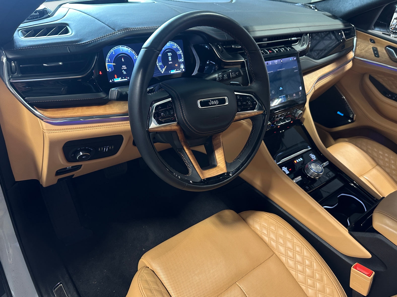 Thumbnail: 2023 Jeep Grand Cherokee L - 2