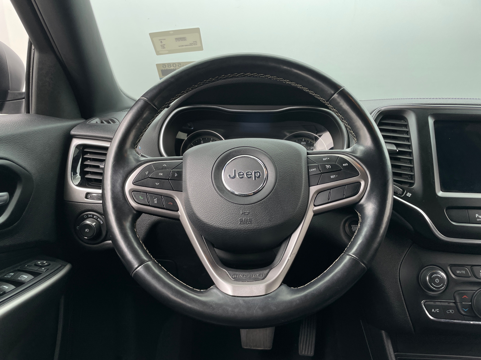 Thumbnail: 2021 Jeep Cherokee - 4
