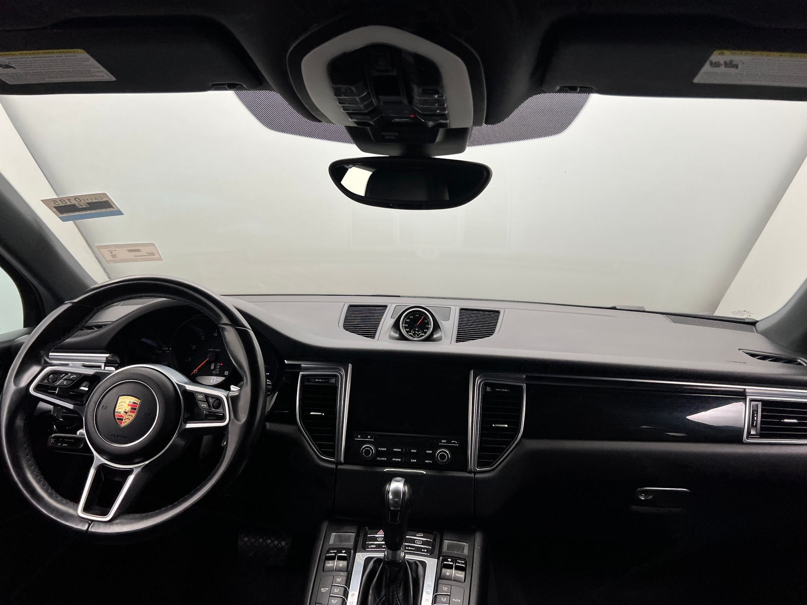 Thumbnail: 2018 Porsche Macan - 2