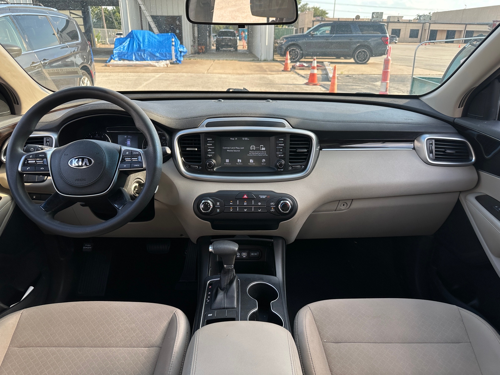 Thumbnail: 2019 Kia Sorento - 3