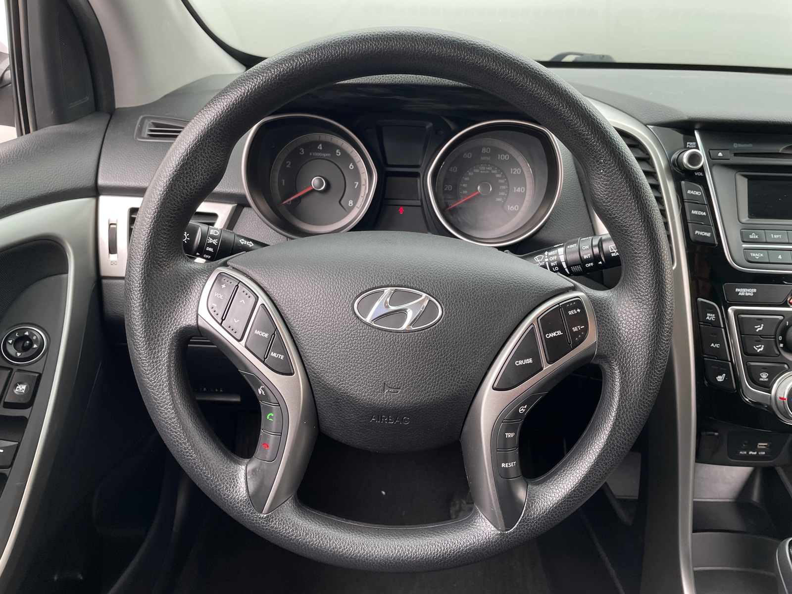 Thumbnail: 2016 Hyundai Elantra - 5