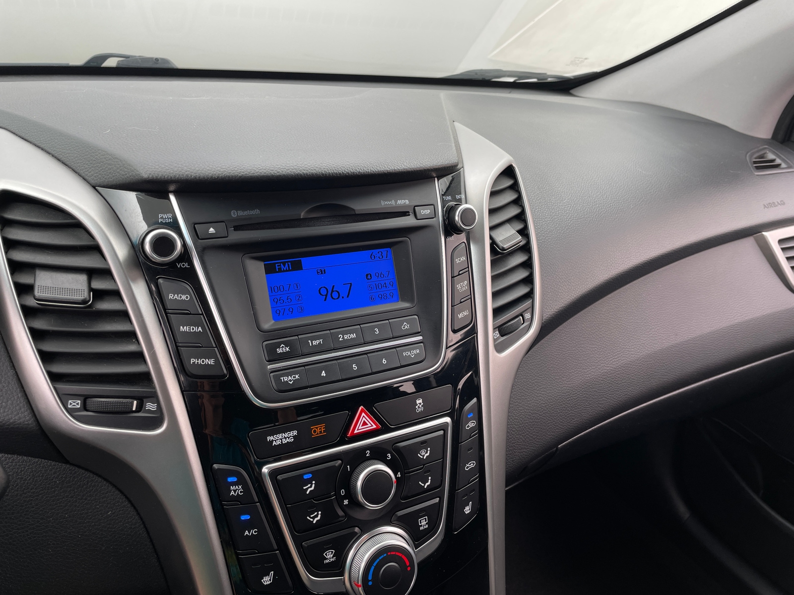 Thumbnail: 2016 Hyundai Elantra - 4