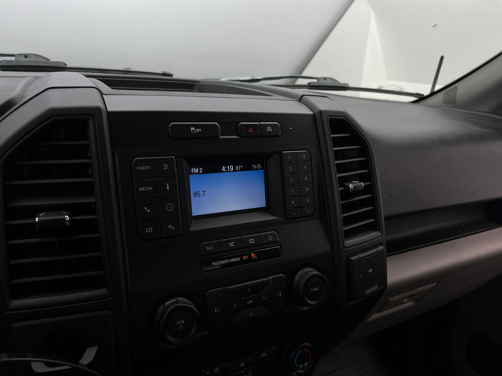 Thumbnail: 2020 Ford Econoline - 3