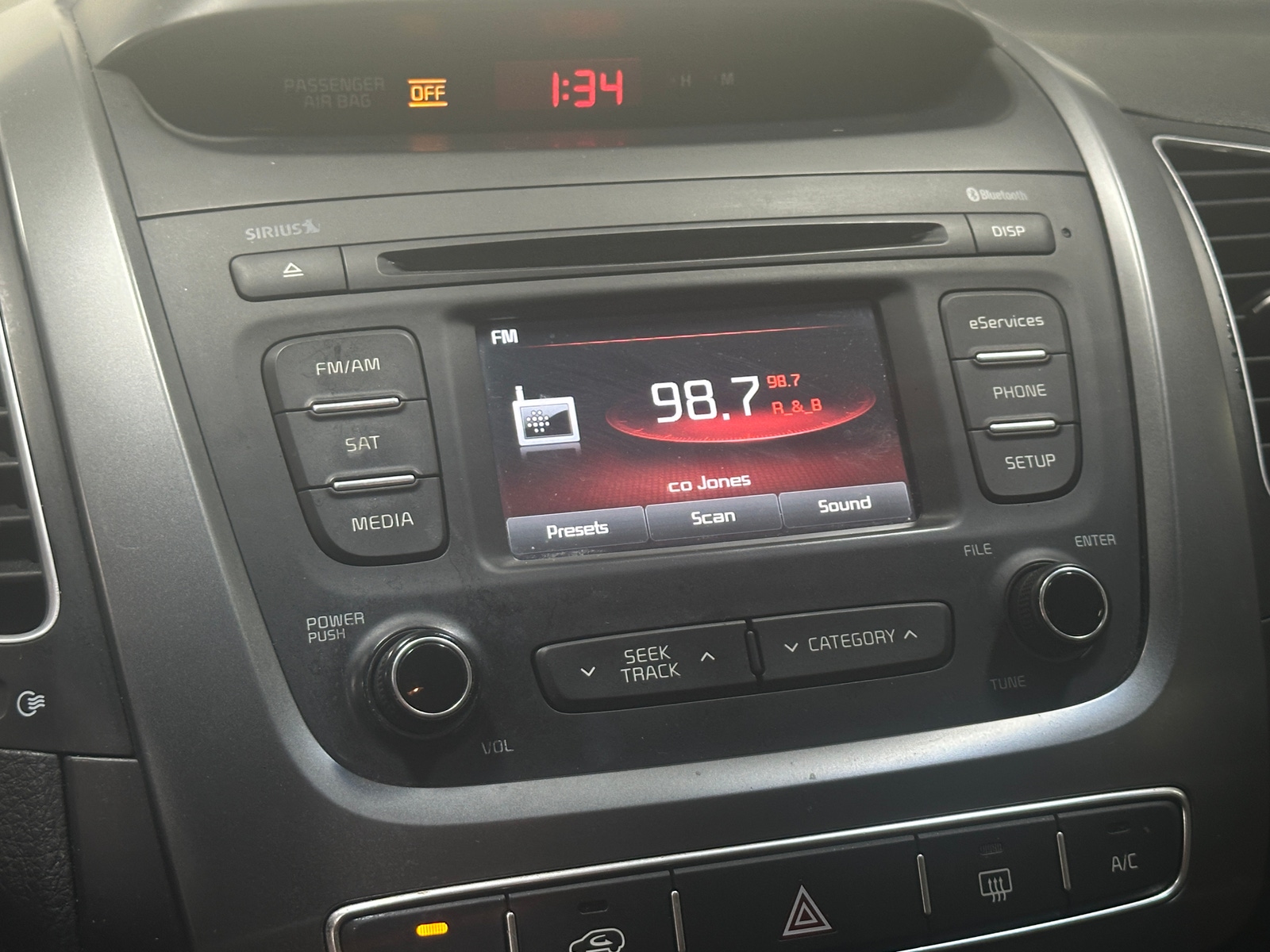 Thumbnail: 2014 Kia Sorento - 4