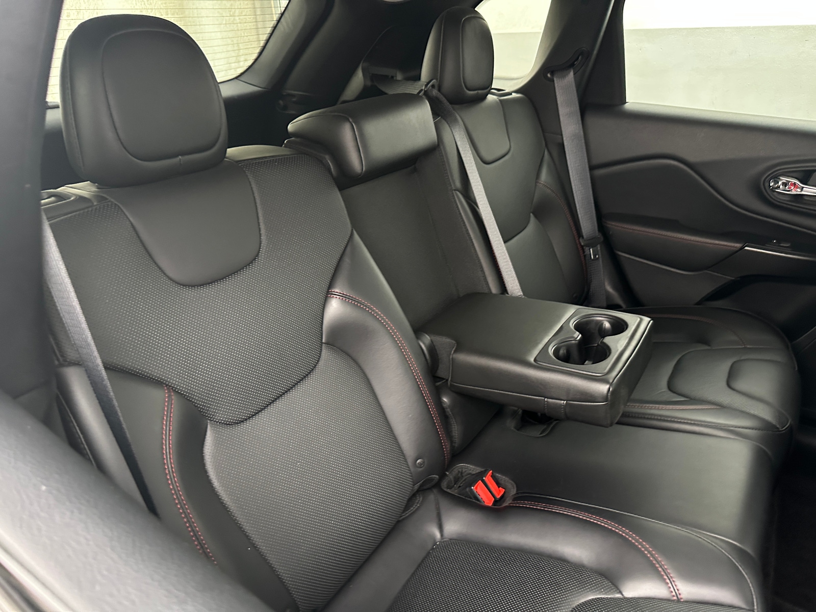 Thumbnail: 2019 Jeep Cherokee - 5