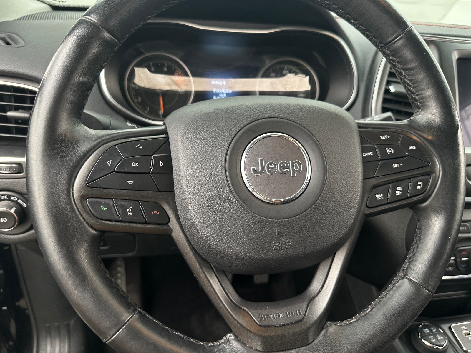 Thumbnail: 2019 Jeep Cherokee - 4