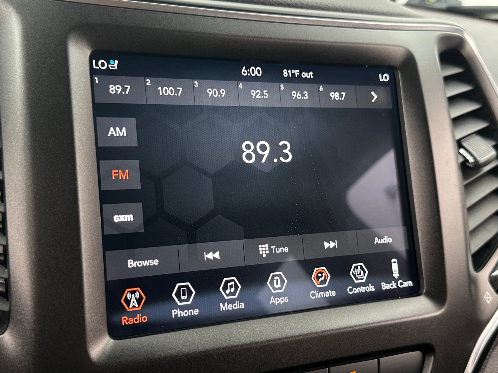 Thumbnail: 2019 Jeep Cherokee - 3