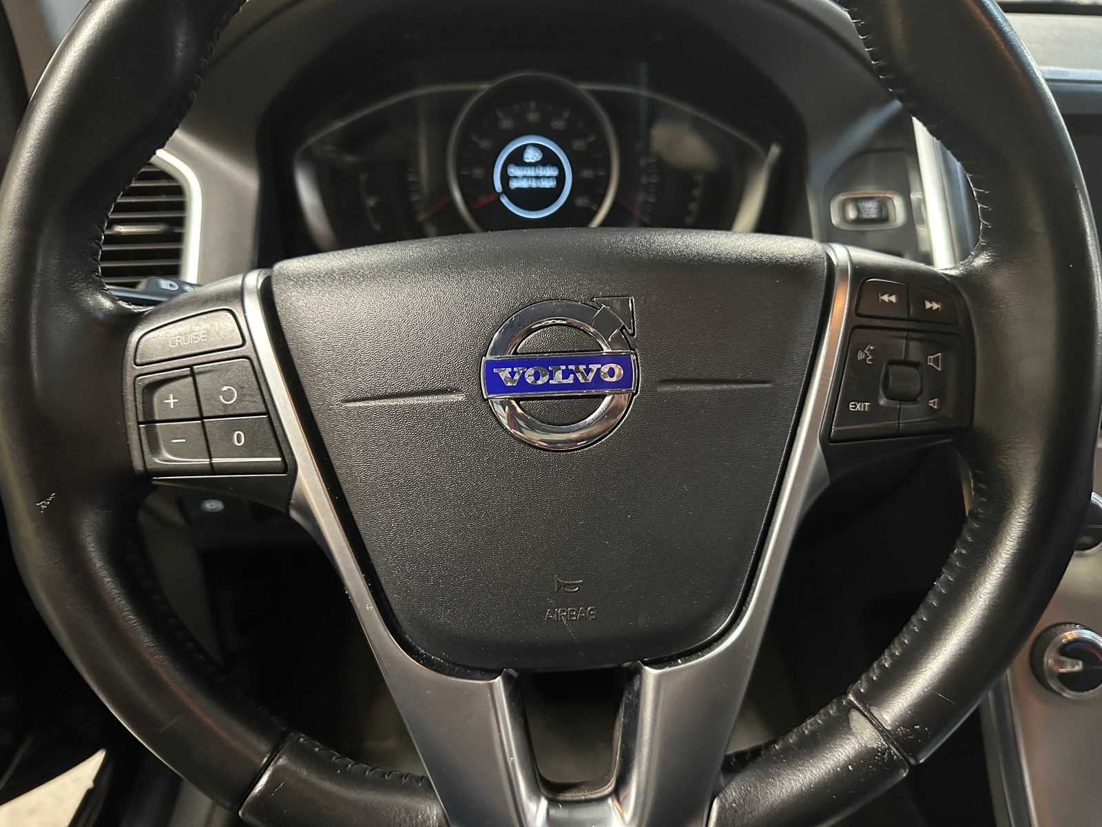 Thumbnail: 2017 Volvo XC60 - 4
