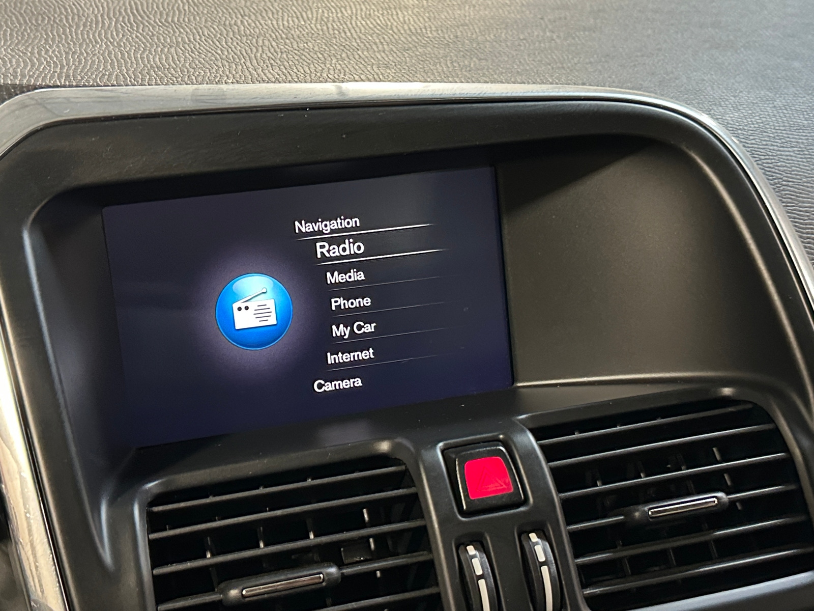 Thumbnail: 2017 Volvo XC60 - 3