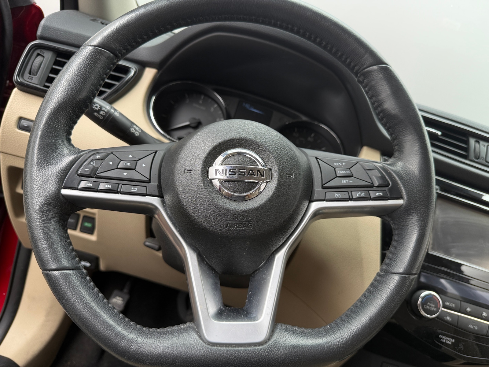 Thumbnail: 2017 Nissan Rogue - 4