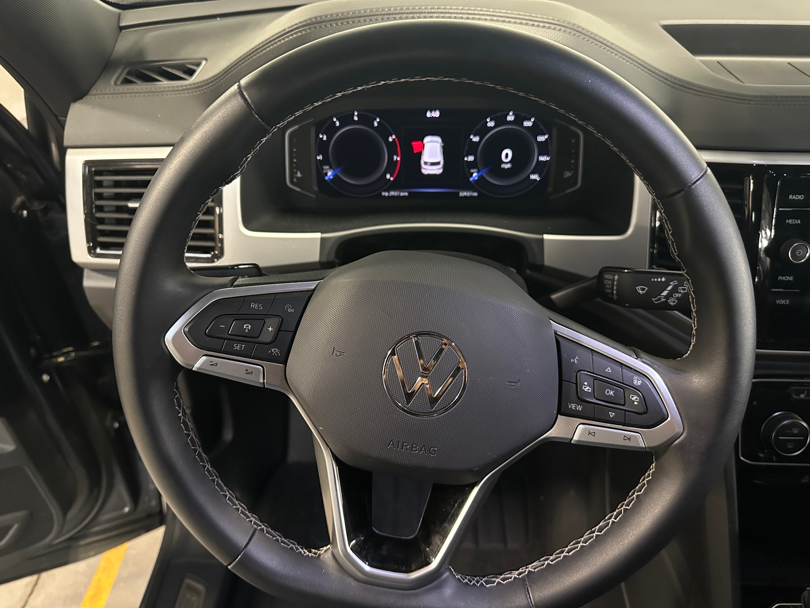Thumbnail: 2023 Volkswagen Atlas - 4