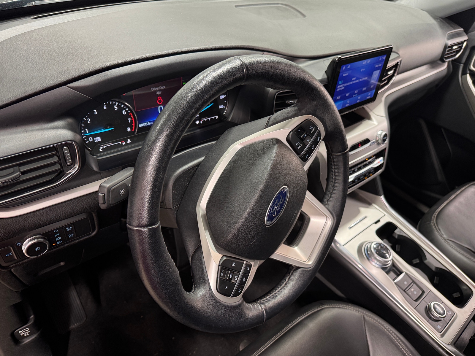 Thumbnail: 2022 Ford Explorer - 3