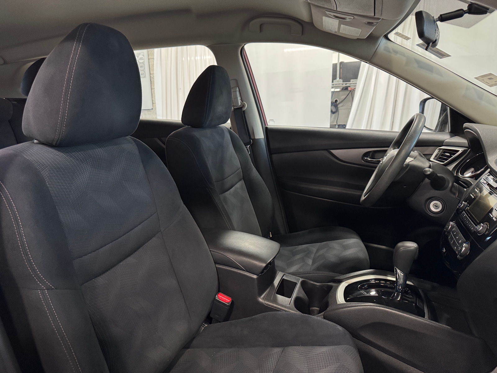 Thumbnail: 2014 Nissan Rogue - 2