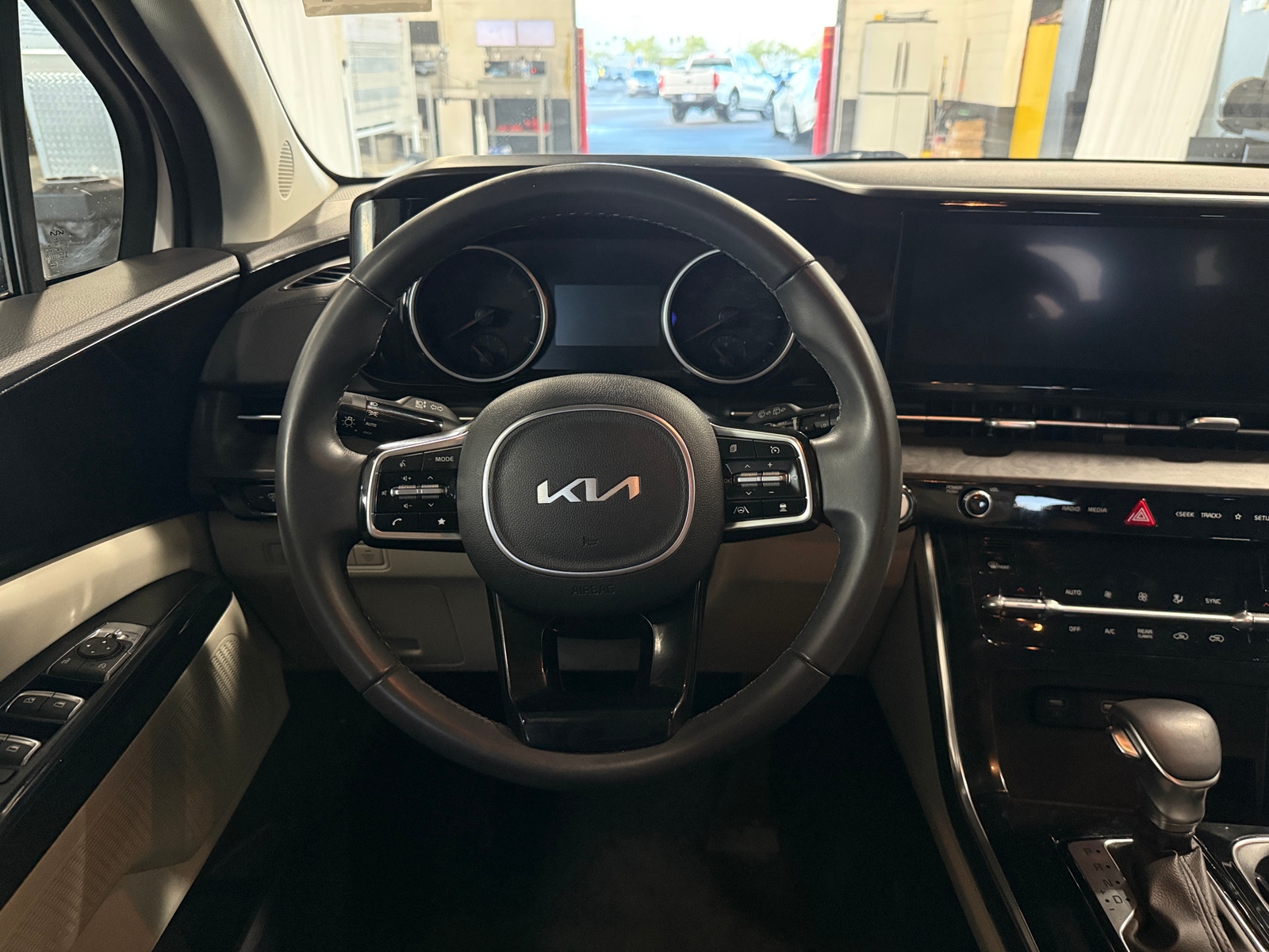 Thumbnail: 2024 Kia Carnival - 4