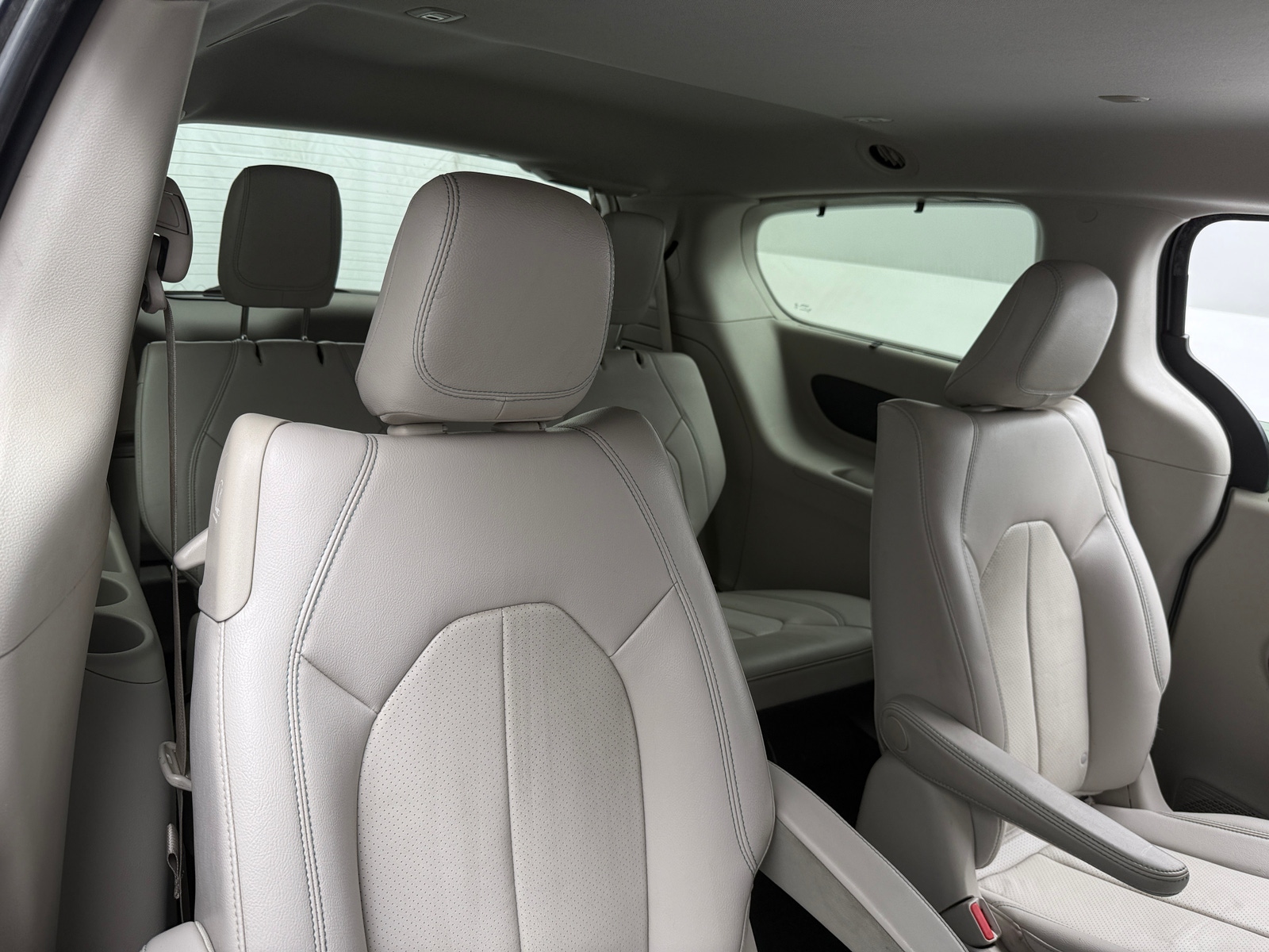 Thumbnail: 2018 Chrysler Pacifica - 5