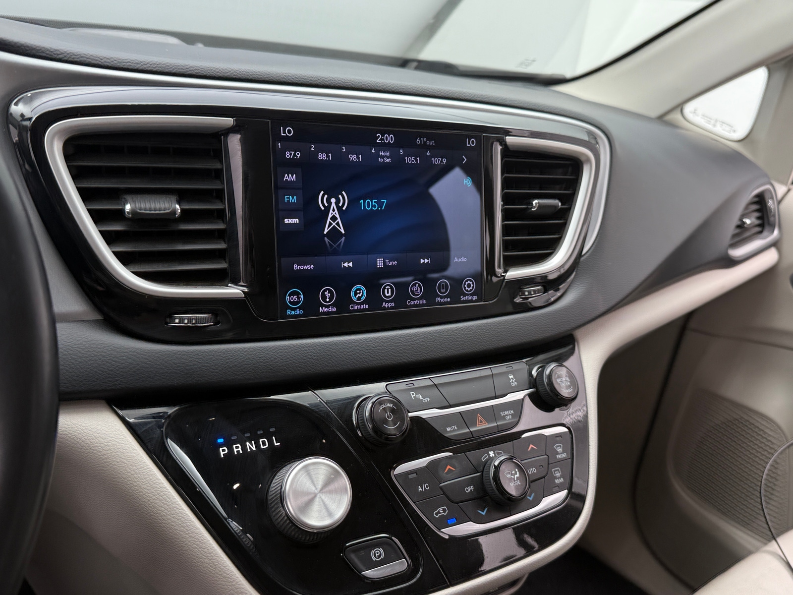 Thumbnail: 2018 Chrysler Pacifica - 3